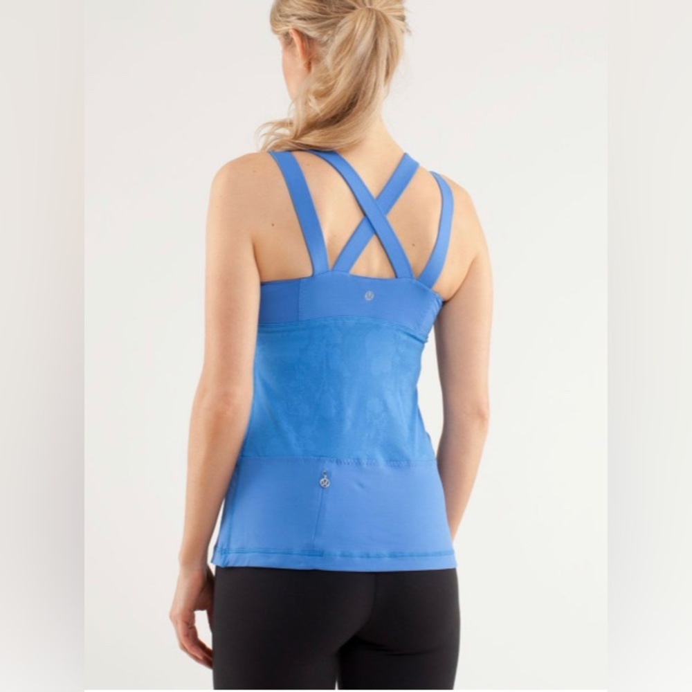 Lululemon Chaturanga Tank top size 4 Porcelaine